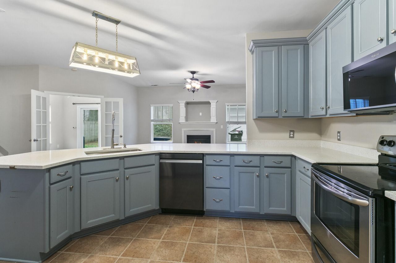 7492 Northgate Drive Photo 4