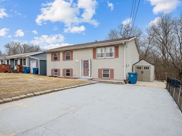 104 Girard Street , Port Byron, IL 61275