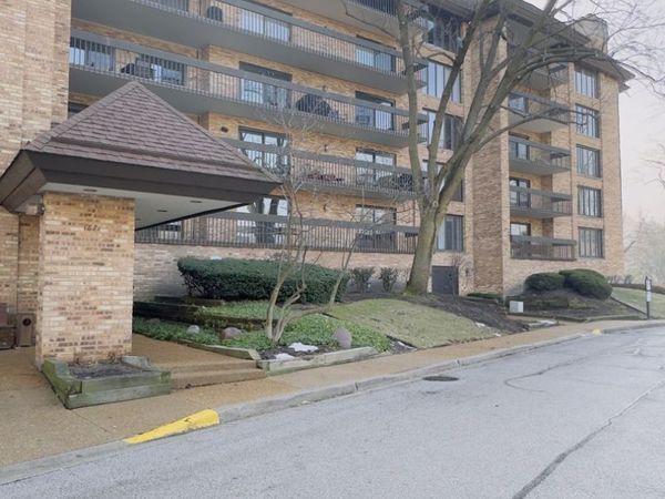 1671 Mission Hills Road , Unit 201, Northbrook, IL 60062