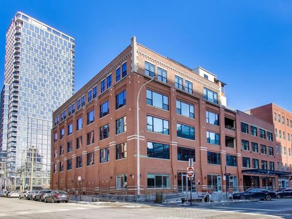 1118 W Fulton Street, Unit 201, Chicago, IL 60607