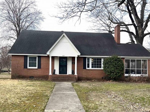 827 W Main Street, Piggott, AR 72454