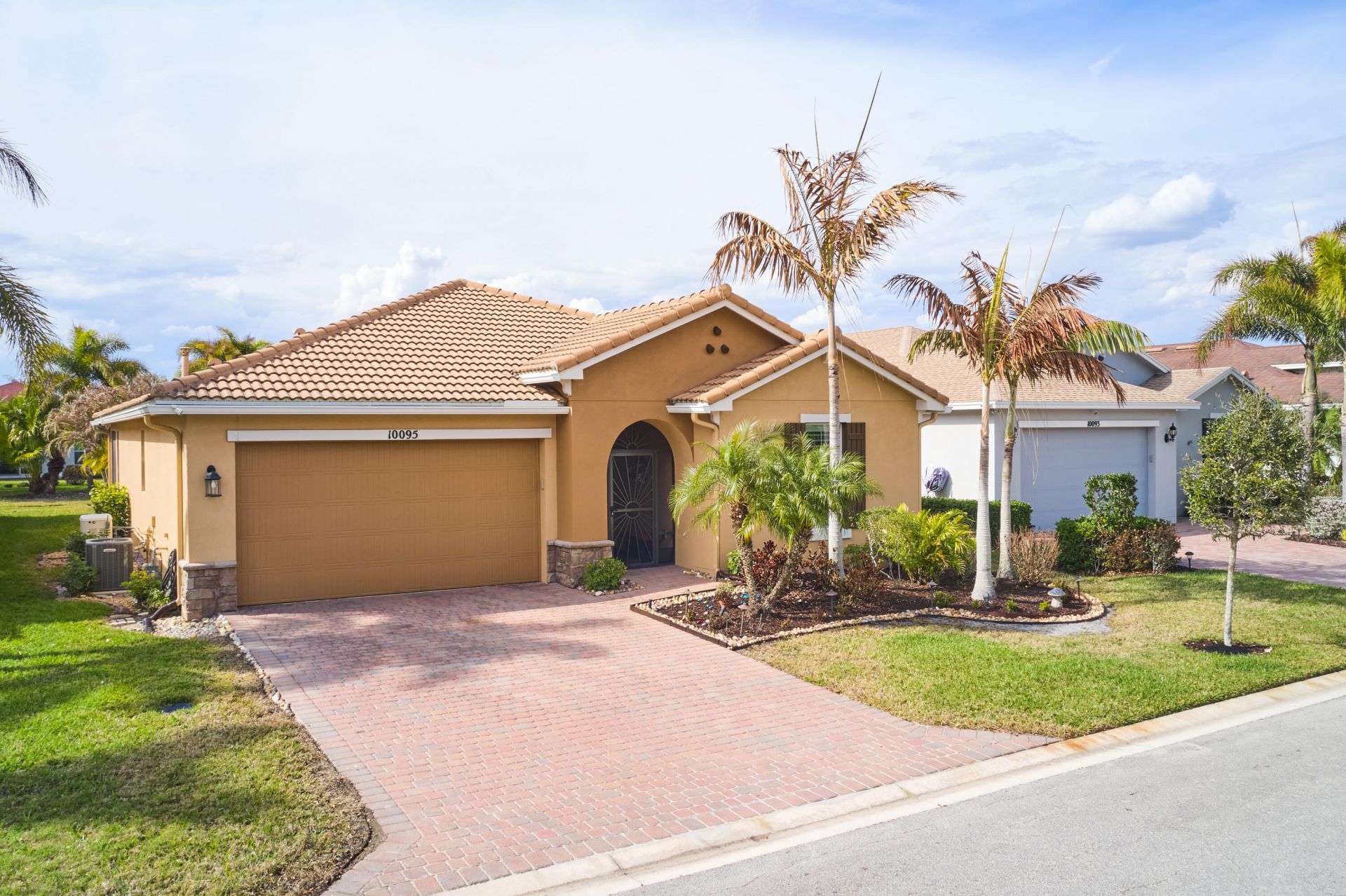10095 SW Oak Tree Circle, Port Saint Lucie, FL 34987 Photo