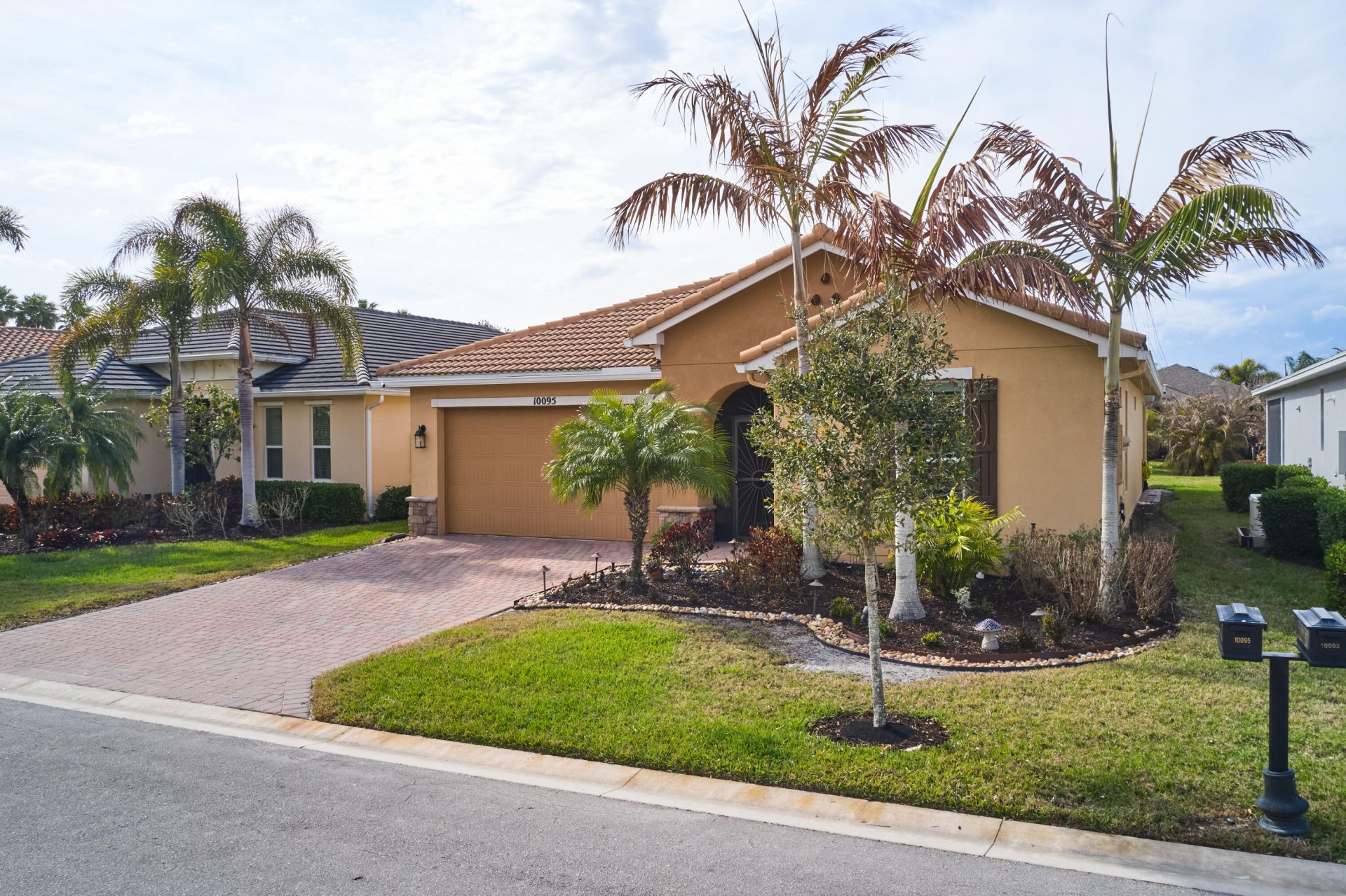 10095 SW Oak Tree Circle, Port Saint Lucie, FL 34987 Photo