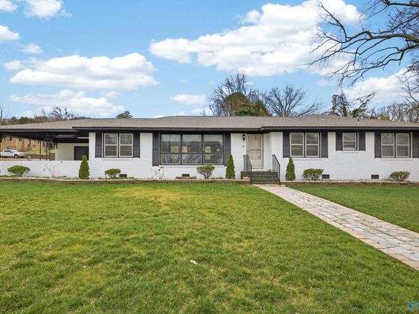 3901 W Crestview Drive, Huntsville, AL 35816