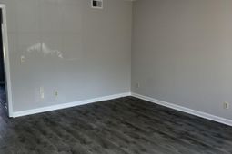 1613 Ashford Lane photo 4