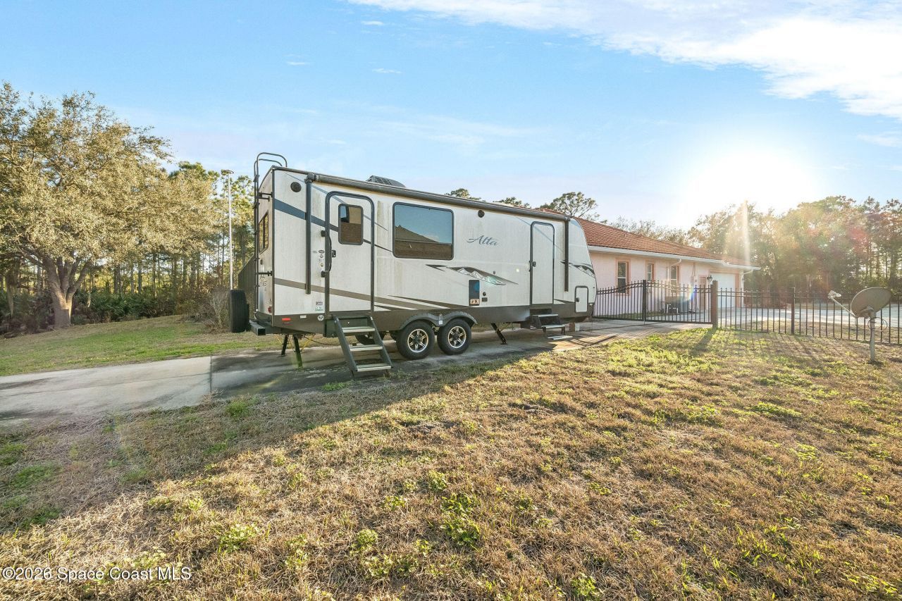 5025 Fawn Lake Boulevard, Mims, FL 32754 Photo