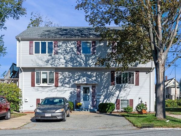 9 Cleveland Pl, Gloucester, MA 01930