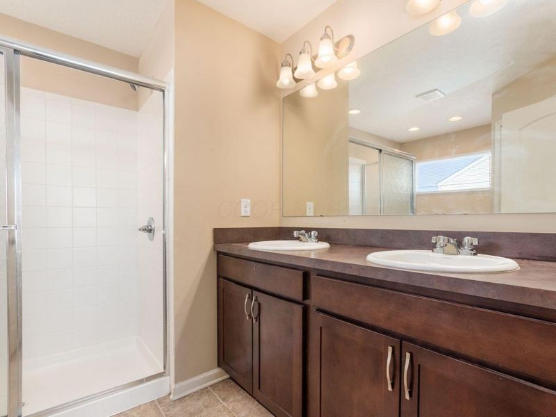 640 Kingshurst Drive , Blacklick, OH 43004 Photo 13