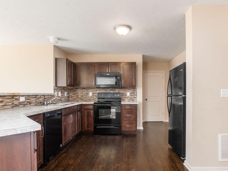 640 Kingshurst Drive, Blacklick, OH 43004 Photo 3