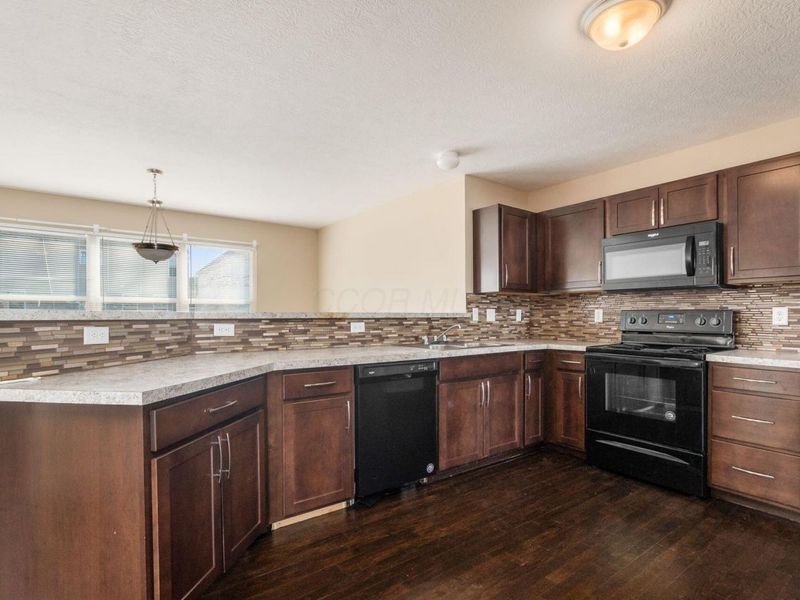 640 Kingshurst Drive , Blacklick, OH 43004 Photo 7