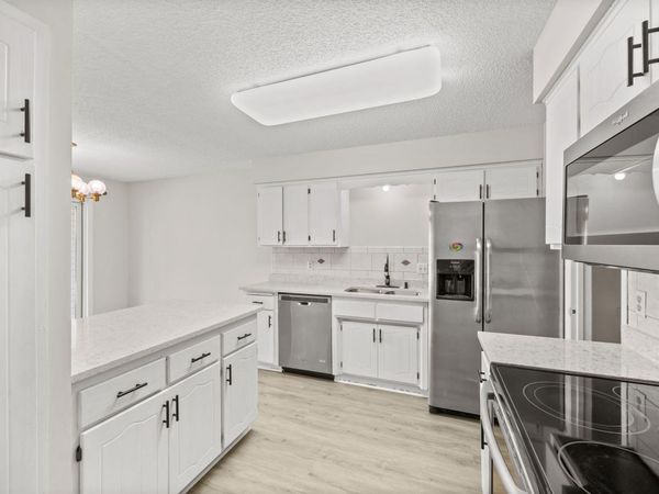 1049 Greenhaven Drive, Vadnais Heights, MN 55127