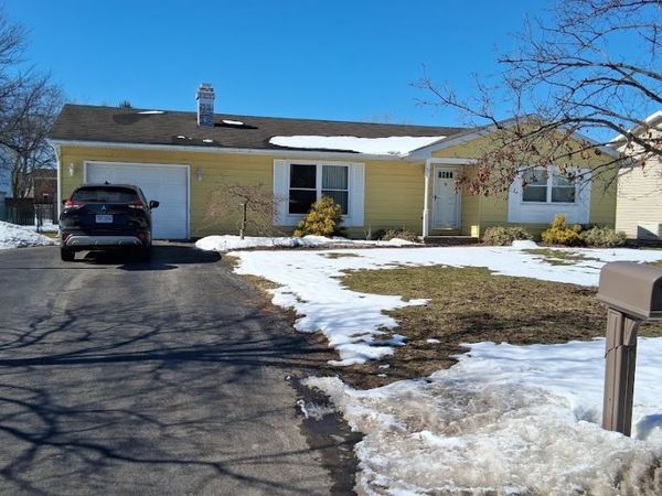 92 Lindhurst Drive, Lockport, NY 14094