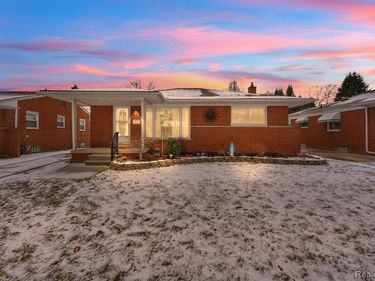 8701 Glengary Street, Dearborn Heights, MI 48127