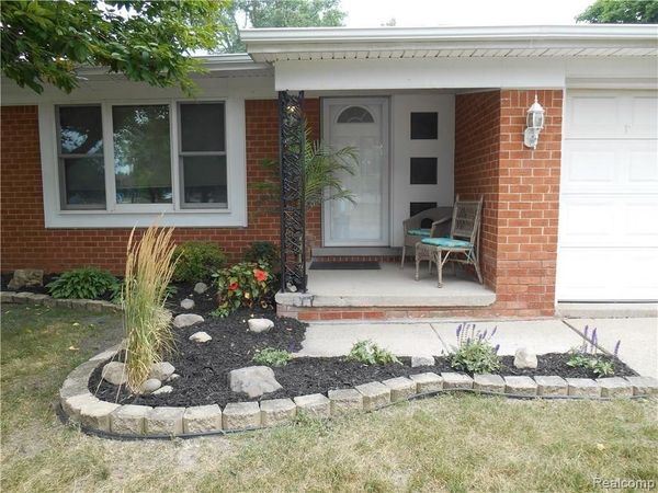 1440 W ELMWOOD Avenue, Clawson, MI 48017