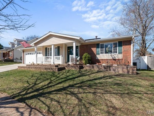 677 Rustic Valley Drive, Ballwin, MO 63021