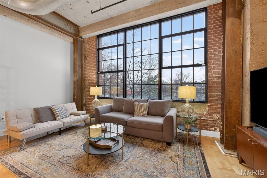 4100 Forest Park Avenue, Unit 206, Saint Louis, MO 63108 Main Photo