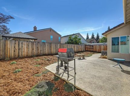 8897 Carmel Plaza Way, Elk Grove, CA 95758 Photo