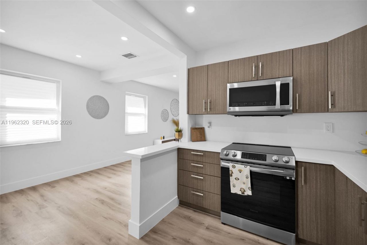 6540 SW 4th St, Unit 6540, Miami, FL 33144 Photo