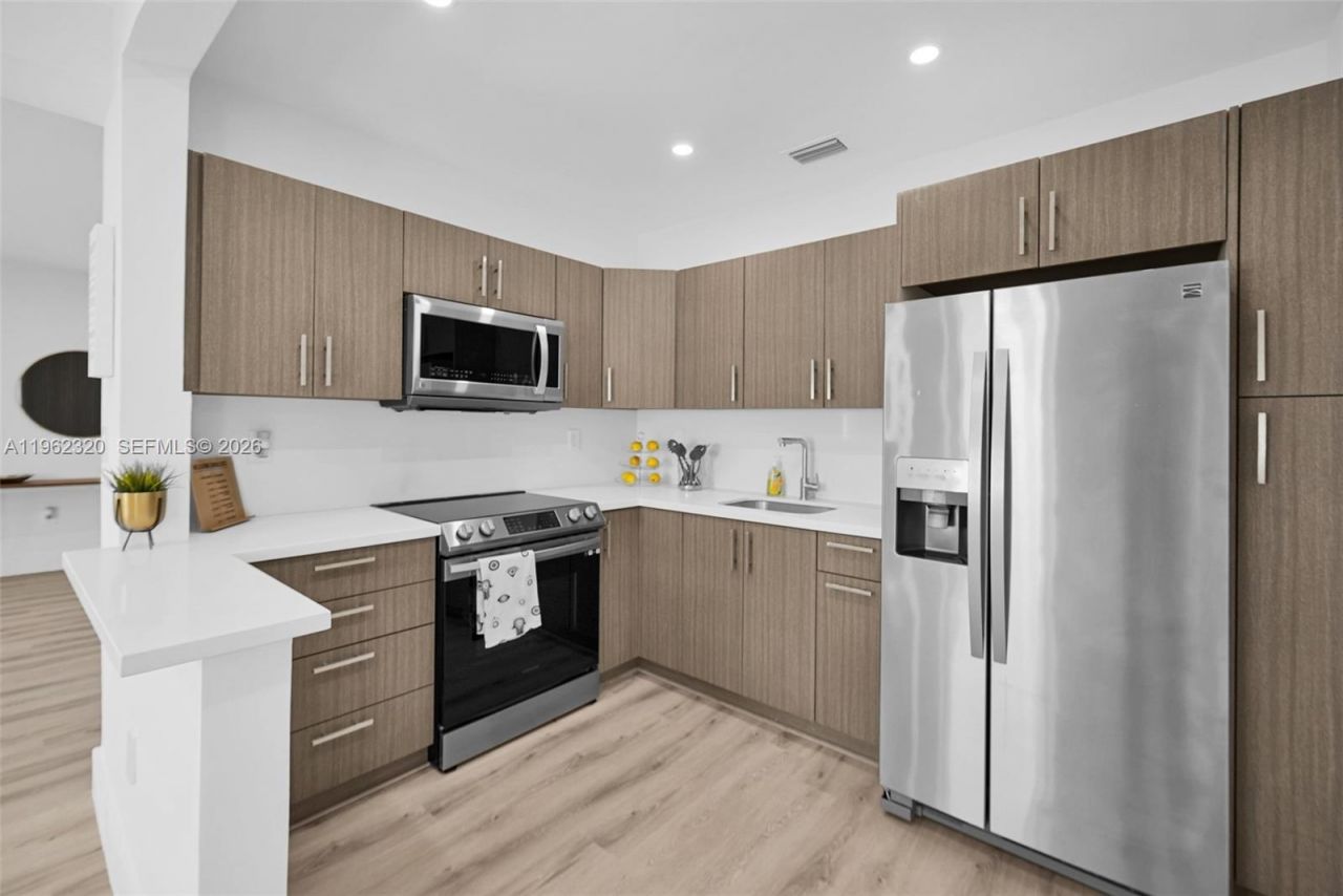 6540 SW 4th St, Unit 6540, Miami, FL 33144 Photo