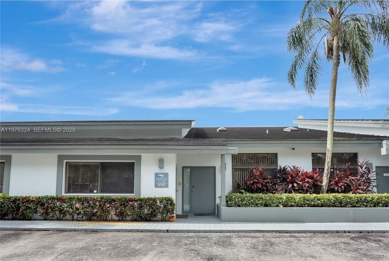 10769 SW 104th St, Unit B3, Miami, FL 33176 Photo