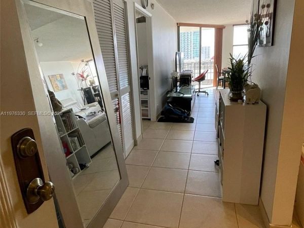 1901 Brickell Ave , Unit B2207, Miami, FL 33129