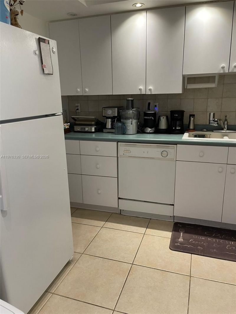 1901 Brickell Ave , Unit B2207, Miami, FL 33129 Photo