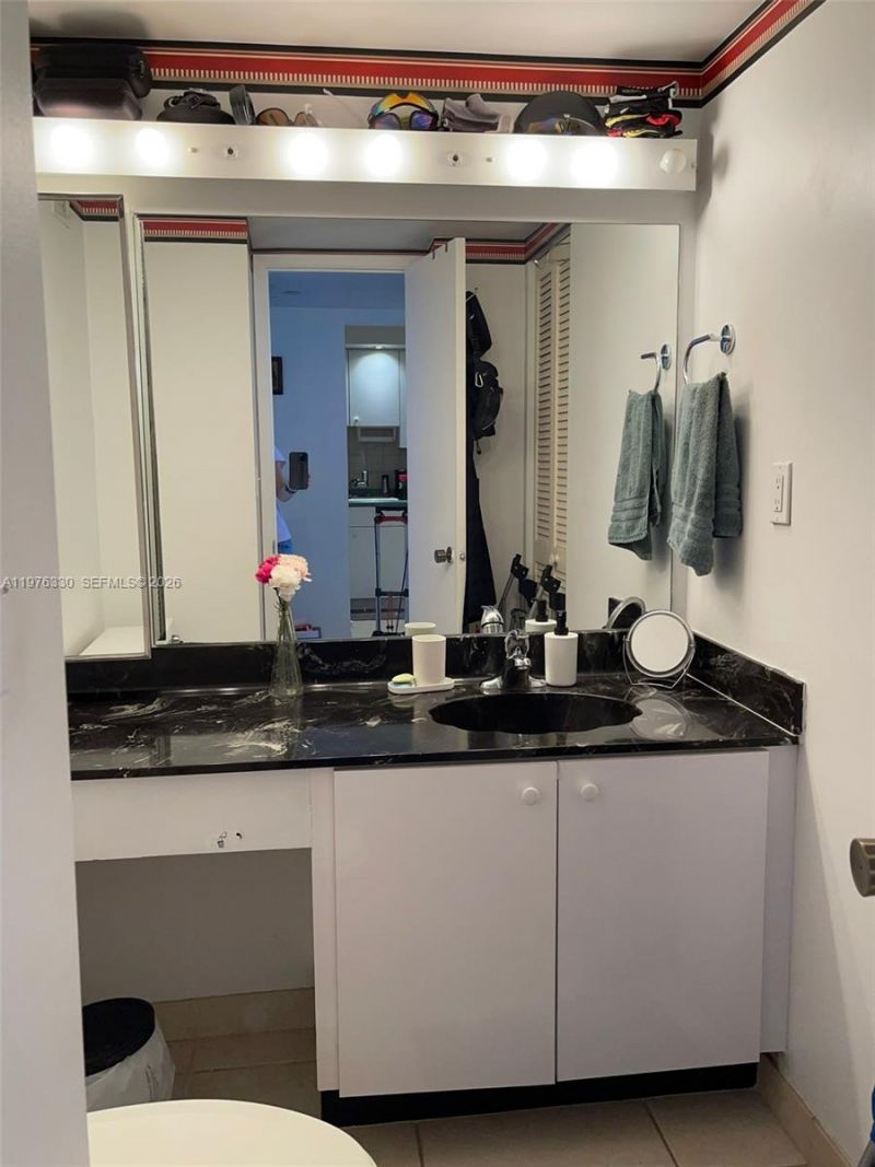 1901 Brickell Ave , Unit B2207, Miami, FL 33129 Photo