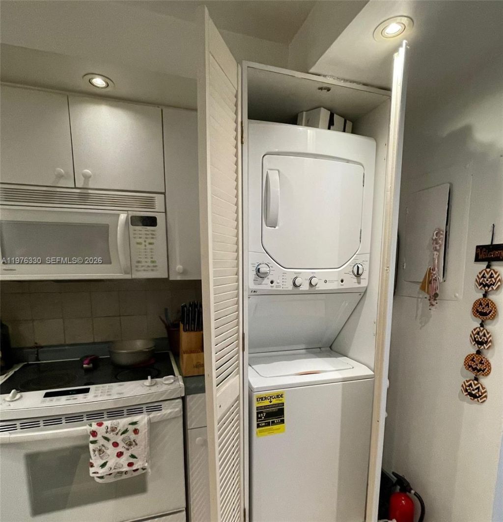 1901 Brickell Ave , Unit B2207, Miami, FL 33129 Photo