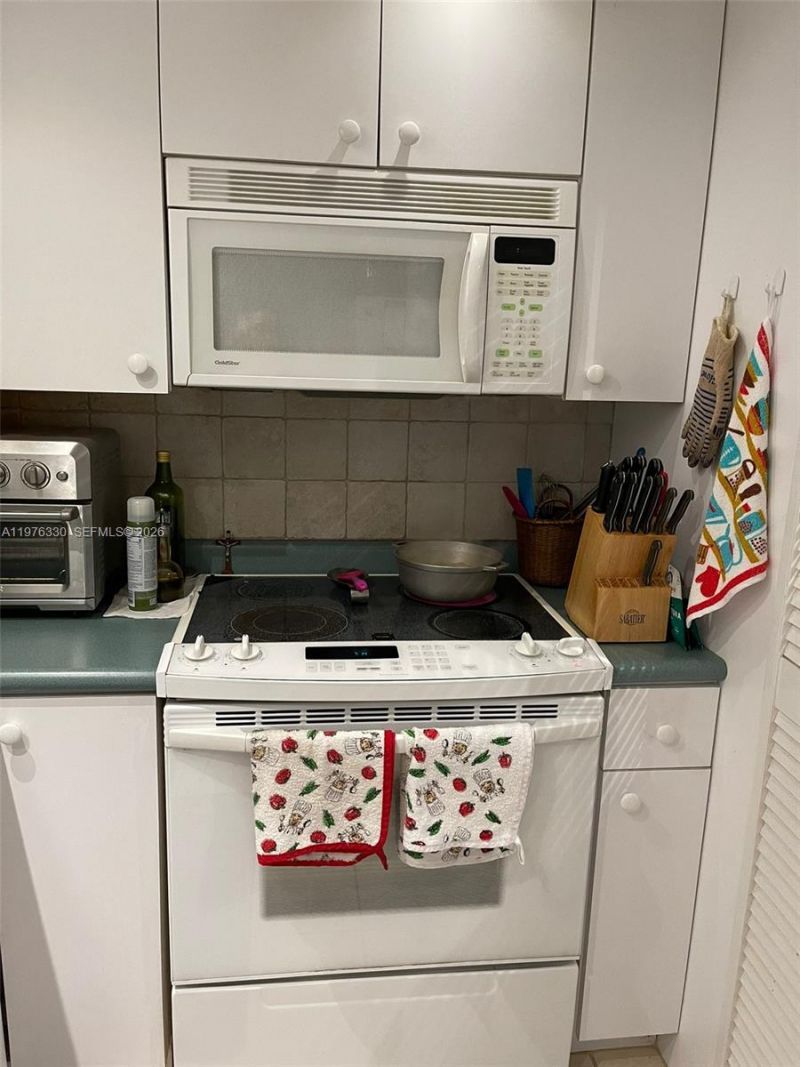 1901 Brickell Ave , Unit B2207, Miami, FL 33129 Photo