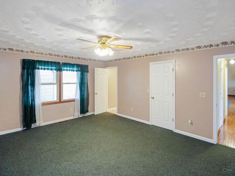 616 Lorelei Drive, Perry Twp, OH 45118 Photo 14