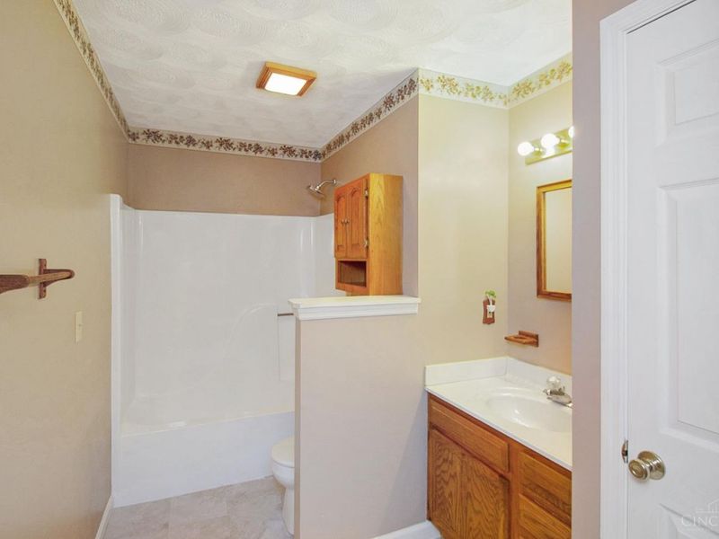 616 Lorelei Drive, Perry Twp, OH 45118 Photo 16