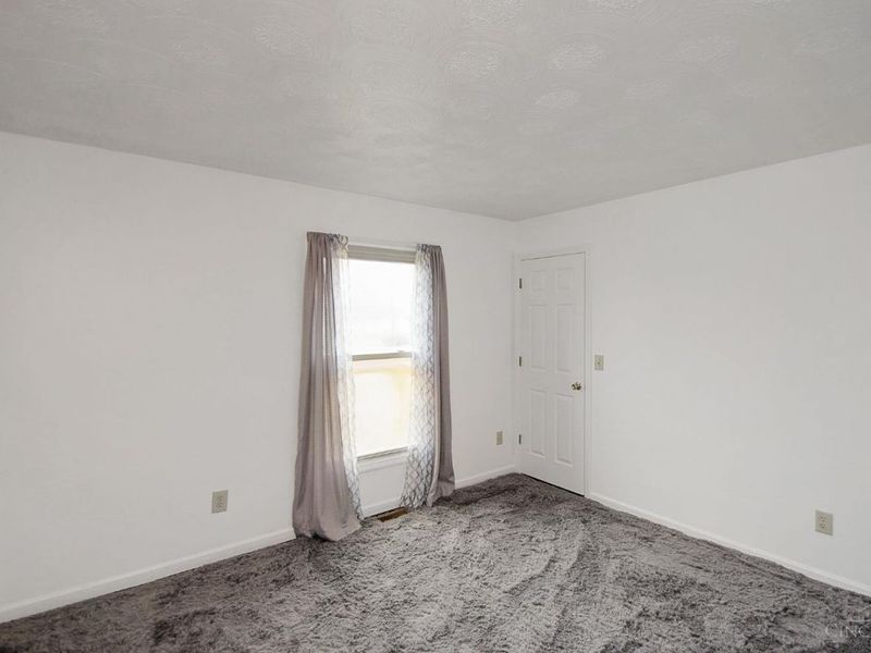 616 Lorelei Drive, Perry Twp, OH 45118 Photo 17