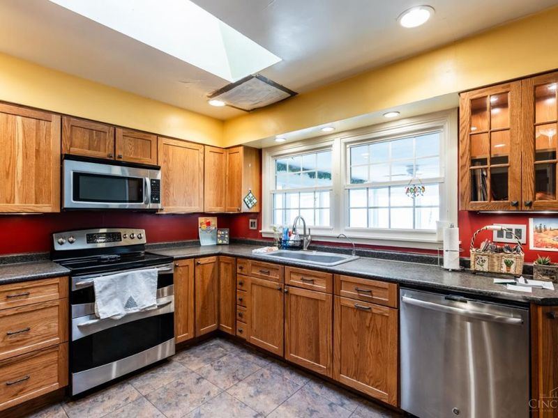 5801 Blue Spruce Lane, Cincinnati, OH 45224 Photo 14