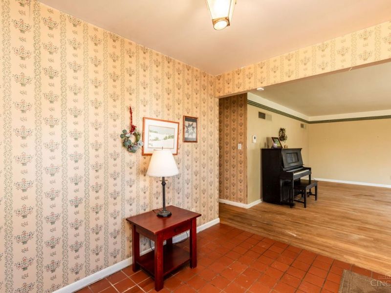 5801 Blue Spruce Lane, Cincinnati, OH 45224 Photo 4