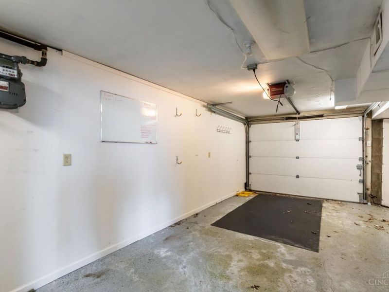 5801 Blue Spruce Lane, Cincinnati, OH 45224 Photo 41