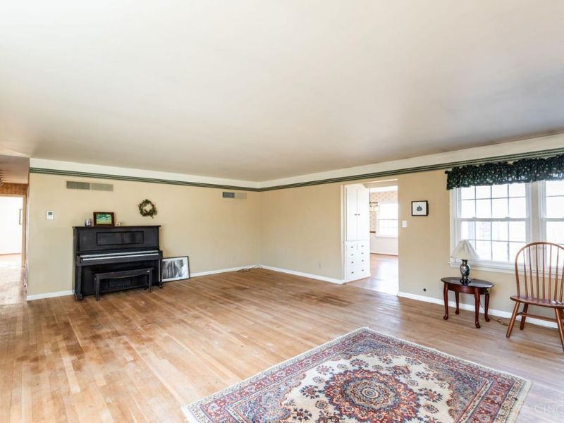 5801 Blue Spruce Lane, Cincinnati, OH 45224 Photo 7