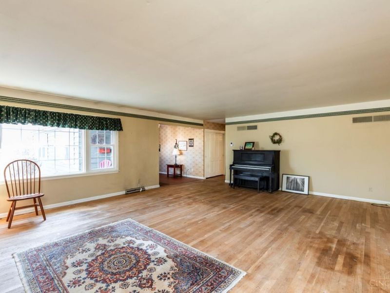 5801 Blue Spruce Lane, Cincinnati, OH 45224 Photo 8