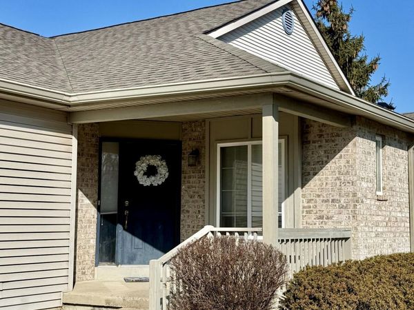 7234 Farm Hill Drive, Lansing, MI 48917