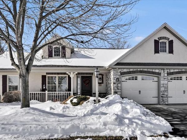 820 CAMBRIDGE DRIVE , MANHEIM, PA 17545