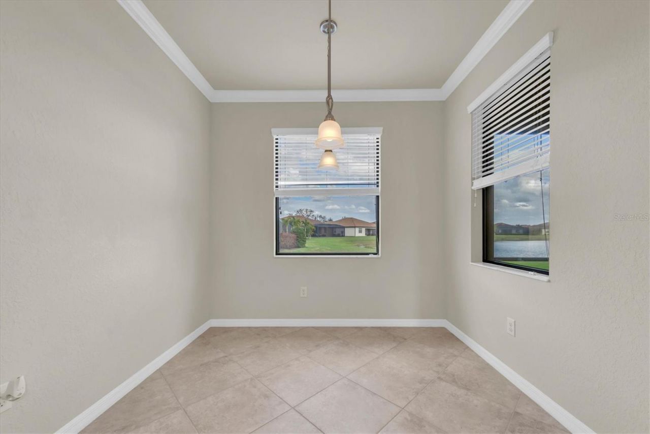 319 Whispering Palms Lane, Bradenton, FL 34212 Photo