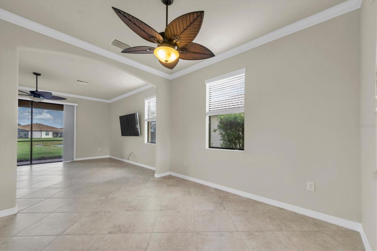 319 Whispering Palms Lane, Bradenton, FL 34212 Photo