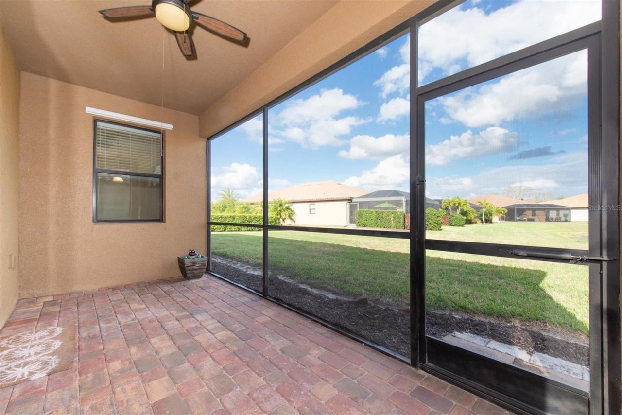 319 Whispering Palms Lane, Bradenton, FL 34212 Photo