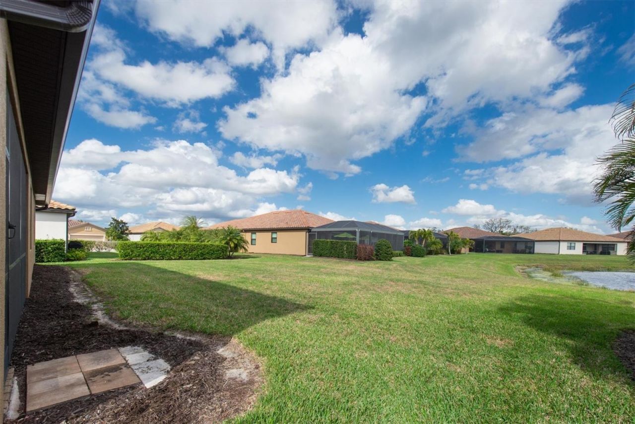 319 Whispering Palms Lane, Bradenton, FL 34212 Photo