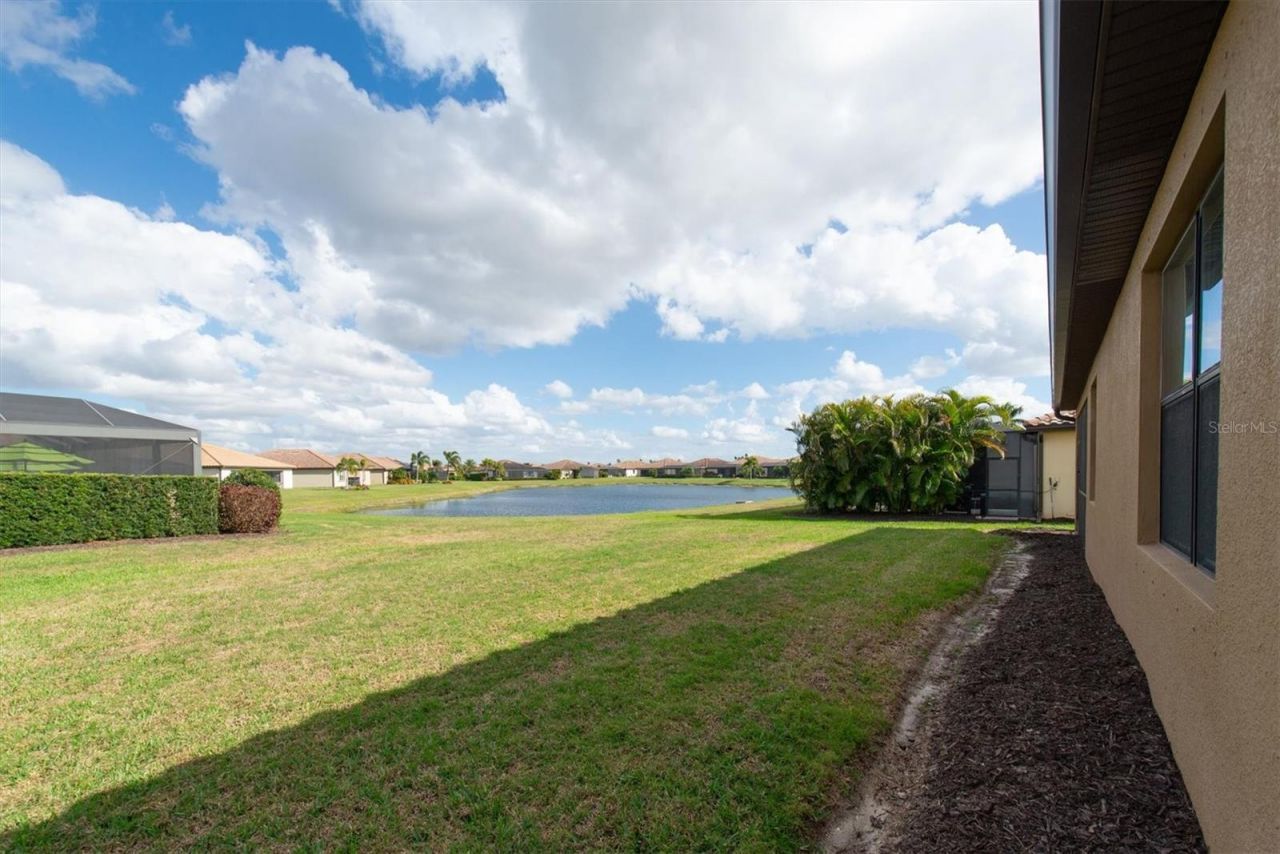 319 Whispering Palms Lane, Bradenton, FL 34212 Photo