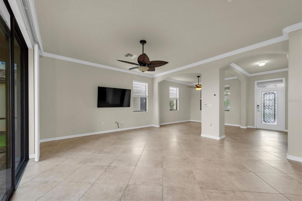 319 Whispering Palms Lane, Bradenton, FL 34212 Photo