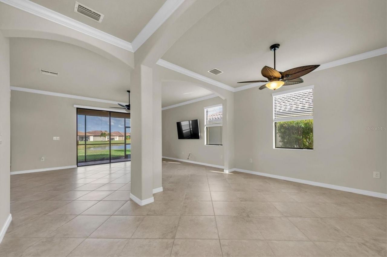 319 Whispering Palms Lane, Bradenton, FL 34212 Photo