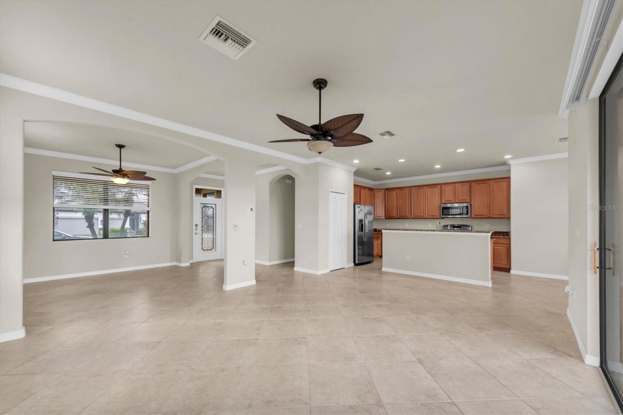 319 Whispering Palms Lane, Bradenton, FL 34212 Photo