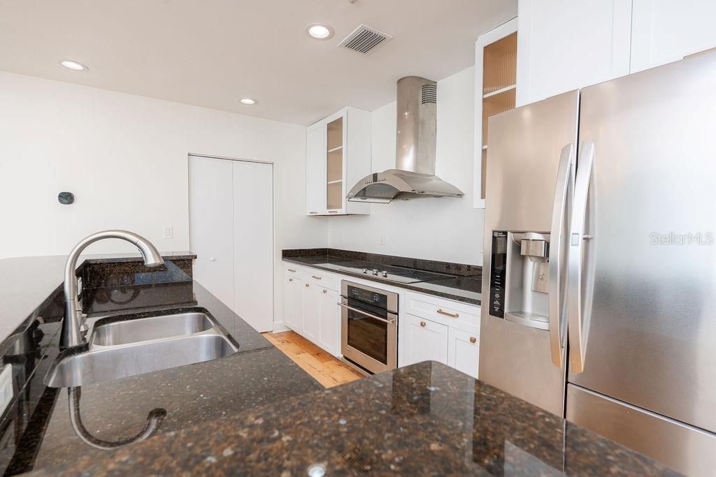 1002 Channelside Drive, Unit 2C, Tampa, FL 33602 Photo