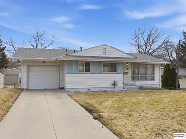 4929 Valley Street, Omaha, NE 68106