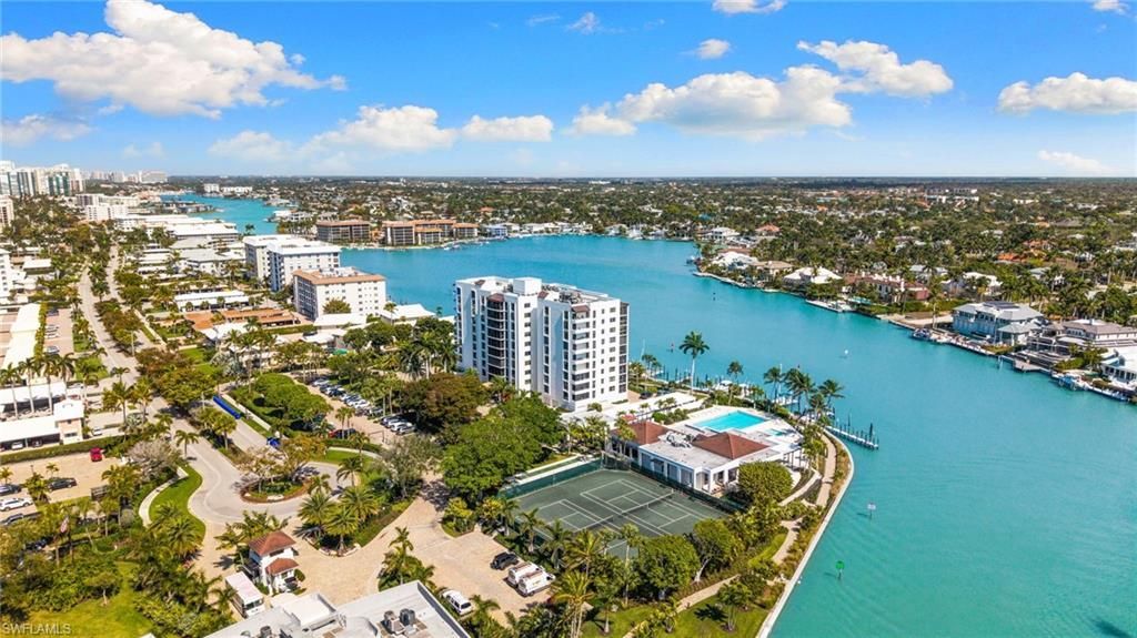 2400 Gulf Shore Blvd N, Unit 402, Naples, FL 34103 Photo